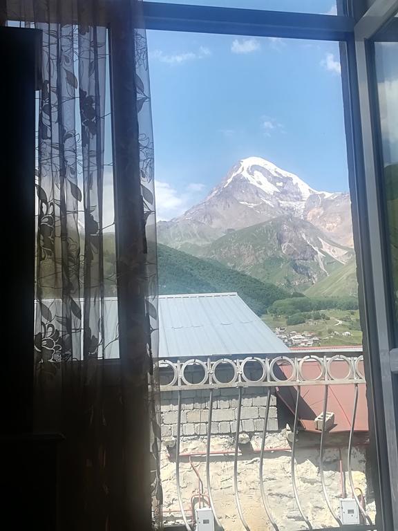 Nikoloz Guesthouse Kazbegi Eksteriør billede