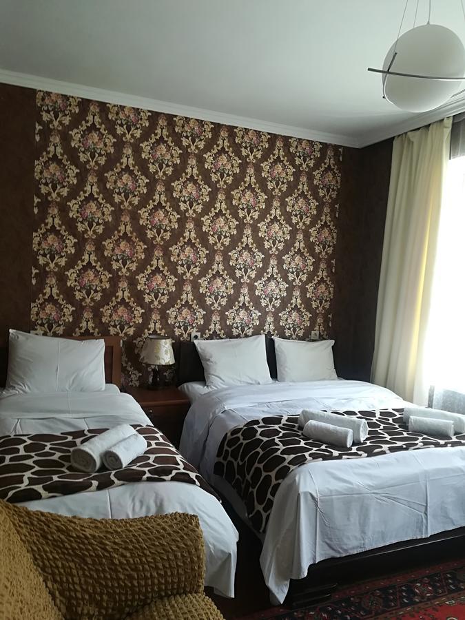 Nikoloz Guesthouse Kazbegi Eksteriør billede