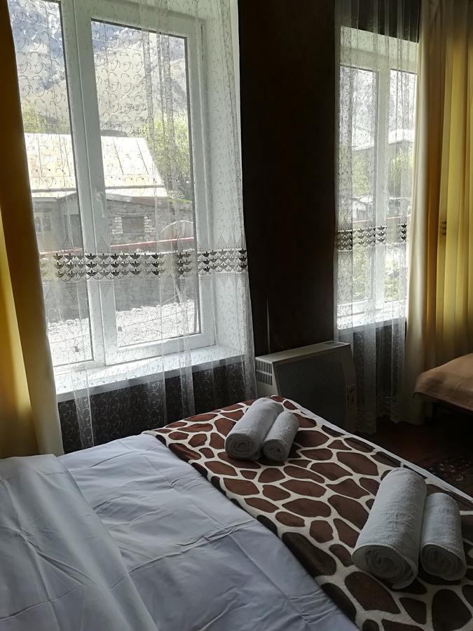 Nikoloz Guesthouse Kazbegi Eksteriør billede